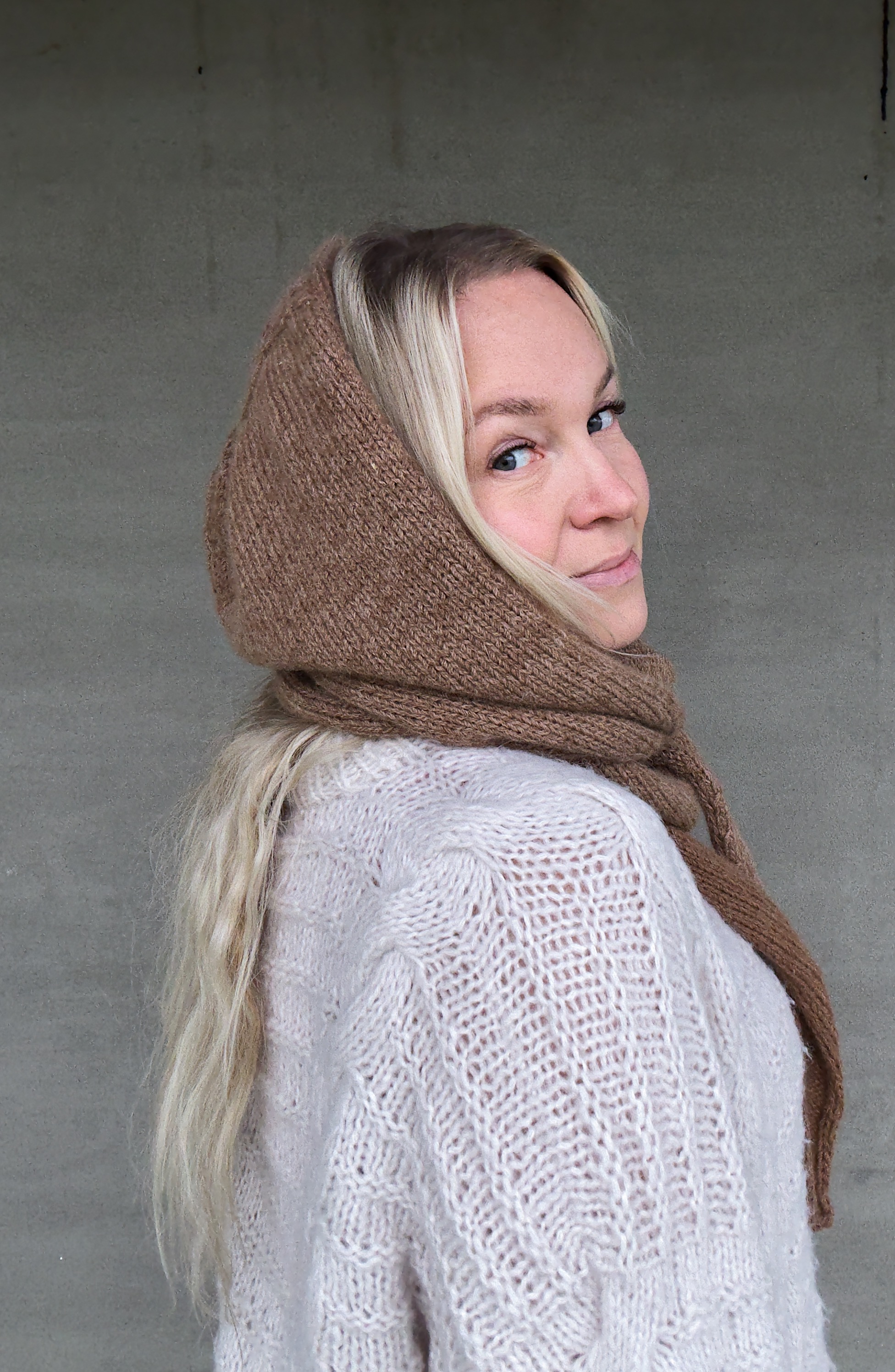 Crown Hood Scarf – Poolaknits