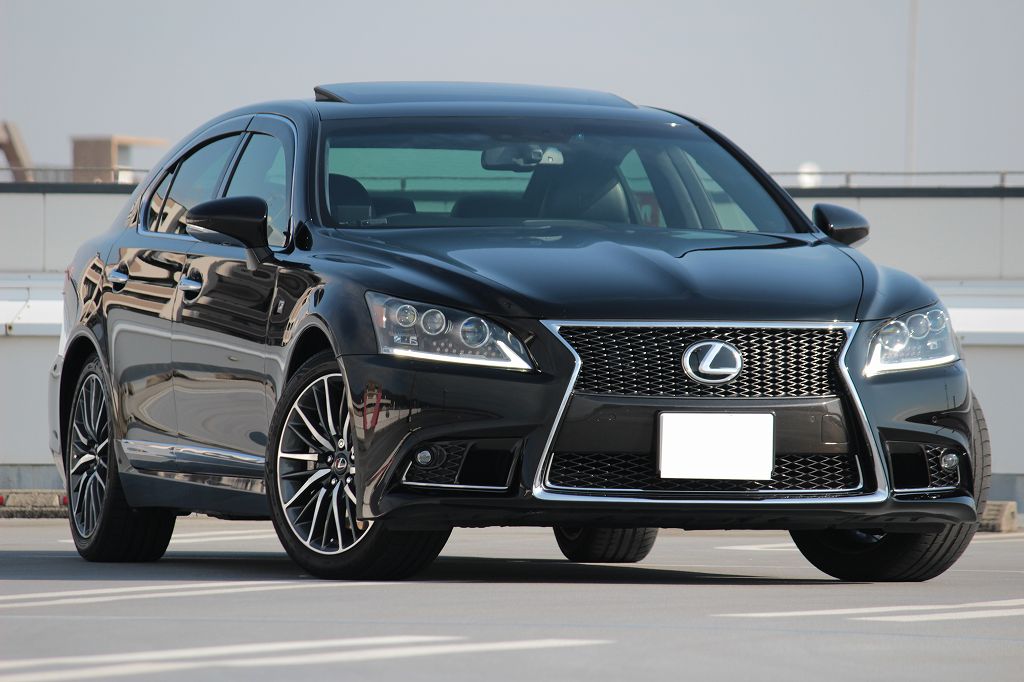 LS460後期Fスポーツ販売、漢な車です。 【リドライブ】