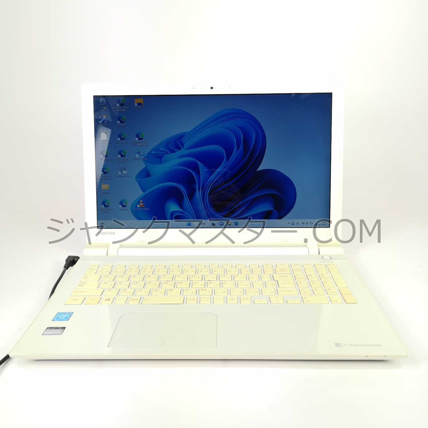 TOSHIBA/Celeron/ホワイト/Windows 11/15.6インチ/4GB/SSD 240GB