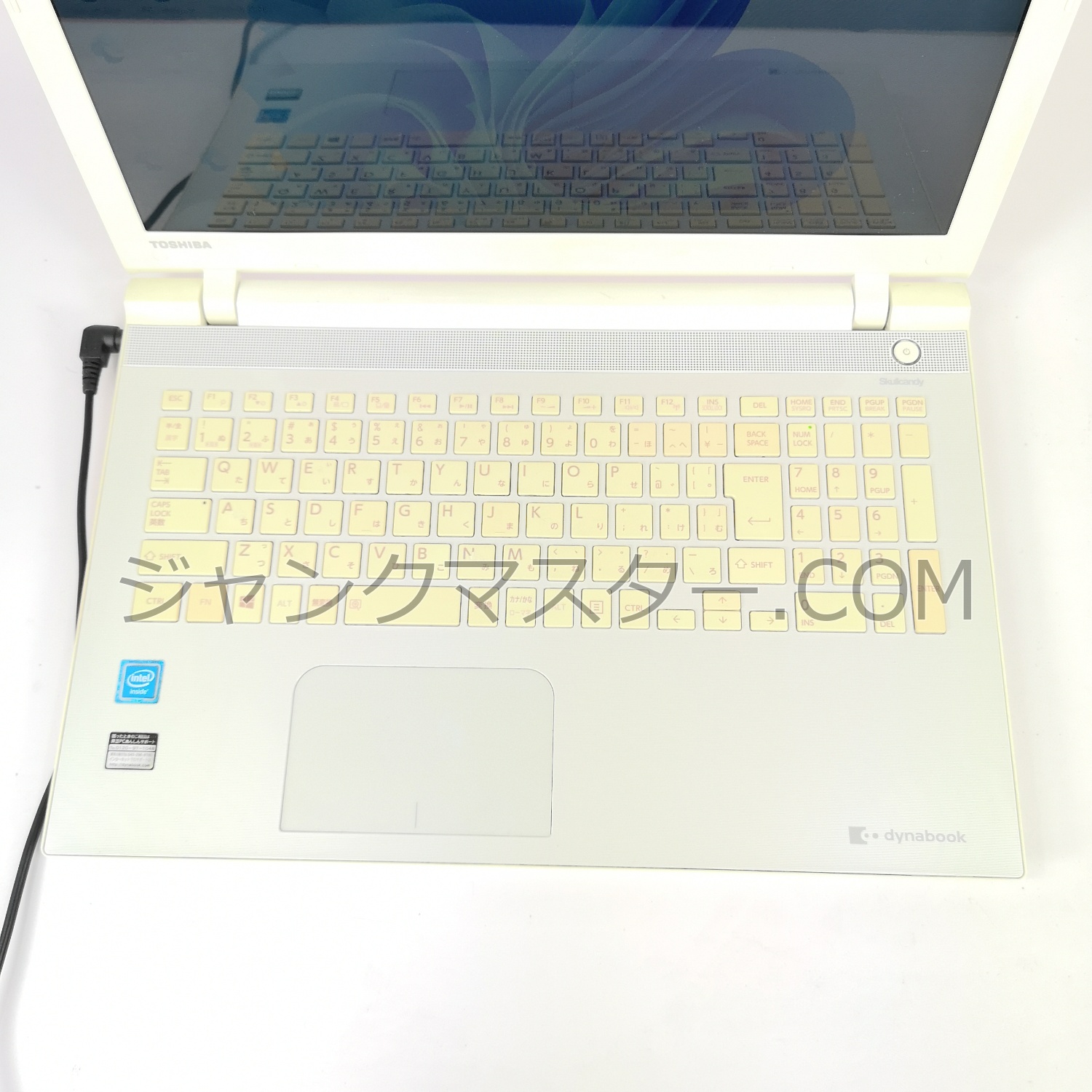 TOSHIBA/Celeron/ホワイト/Windows 11/15.6インチ/4GB/SSD 240GB