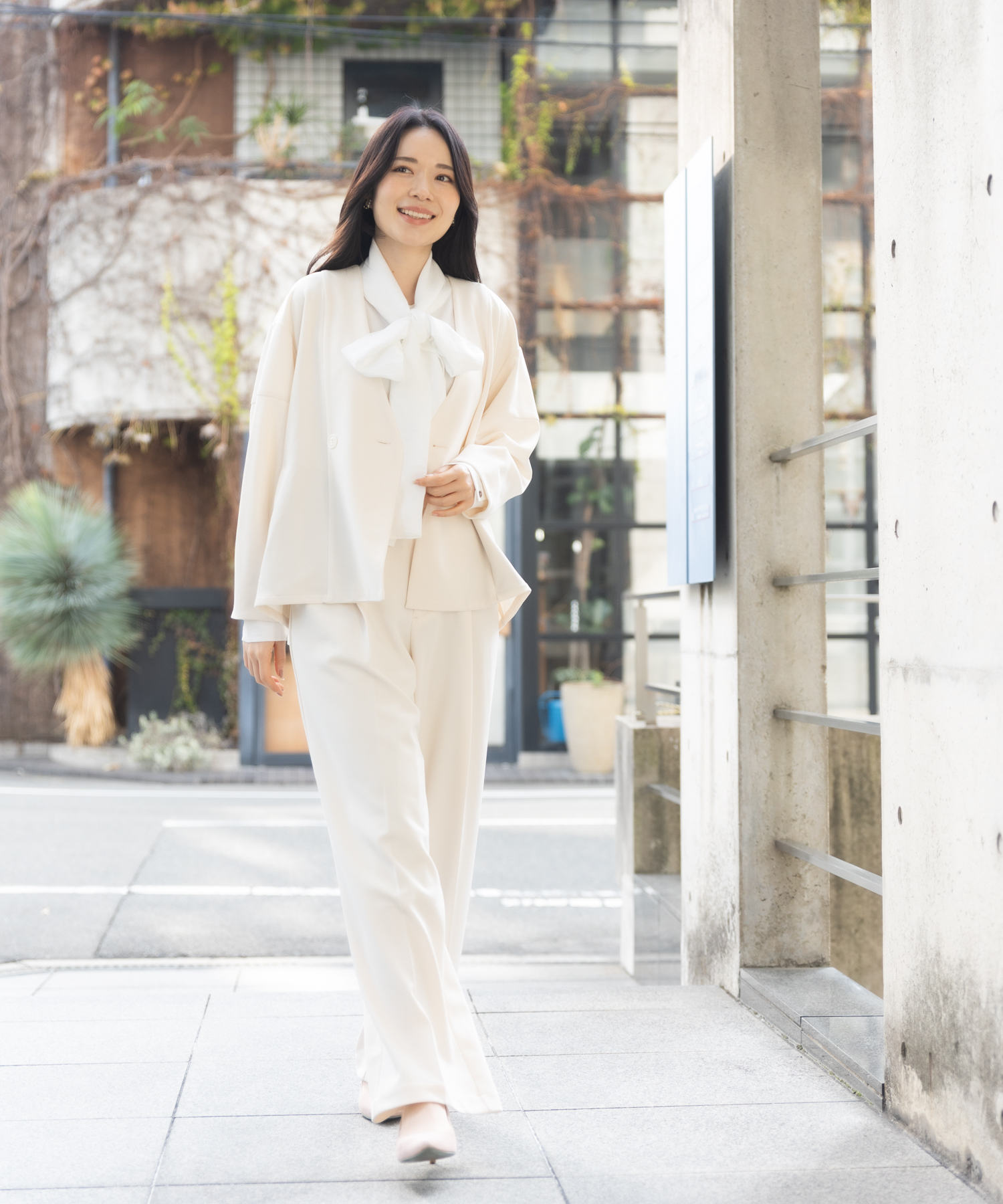 美シルエット『伸洗』シリーズ 華奢見えタックワイドパンツ / meeny