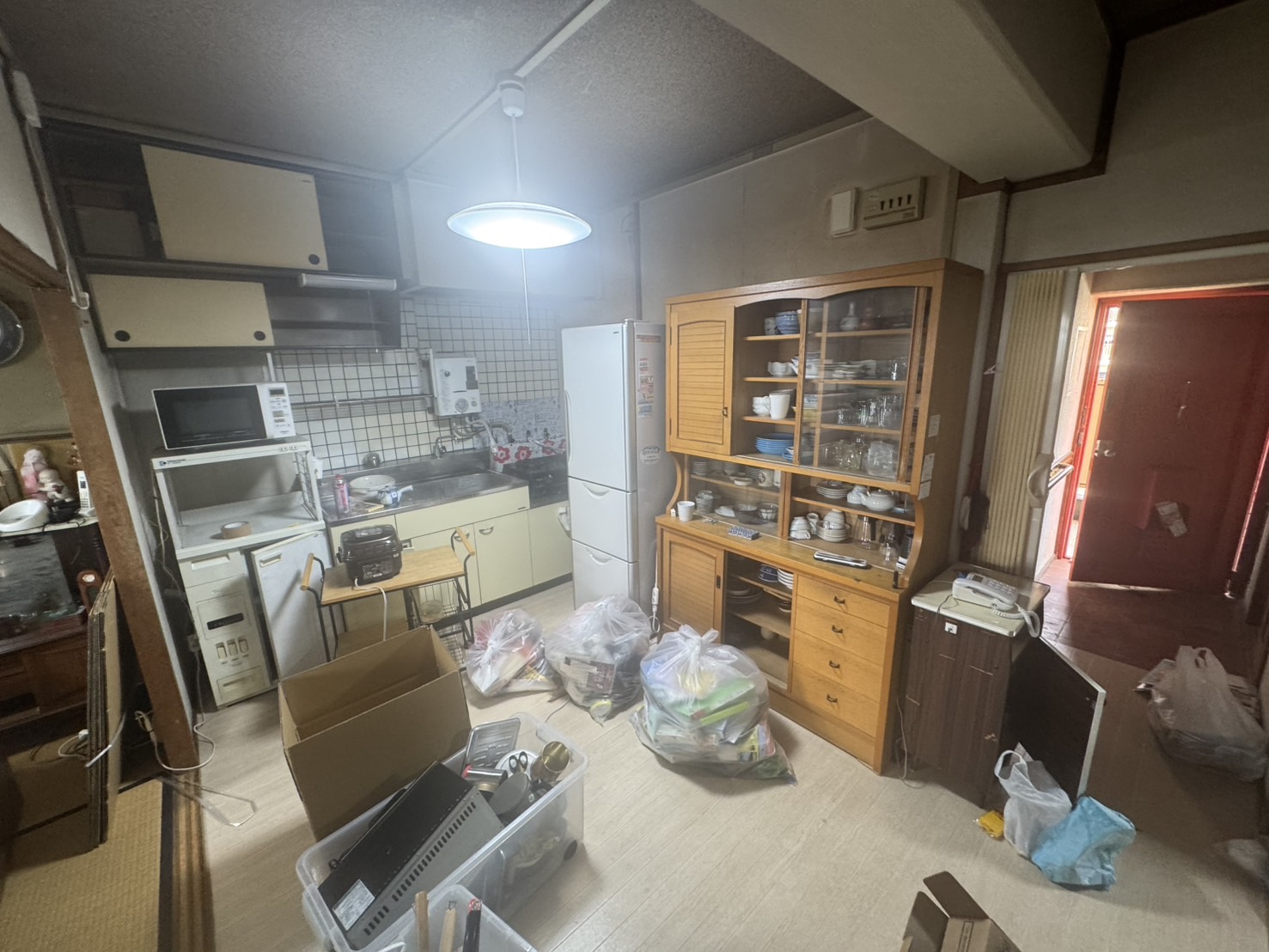 八尾市の遺品整理事例｜団地3LDKを2日で整理｜費用15万｜管理会社の