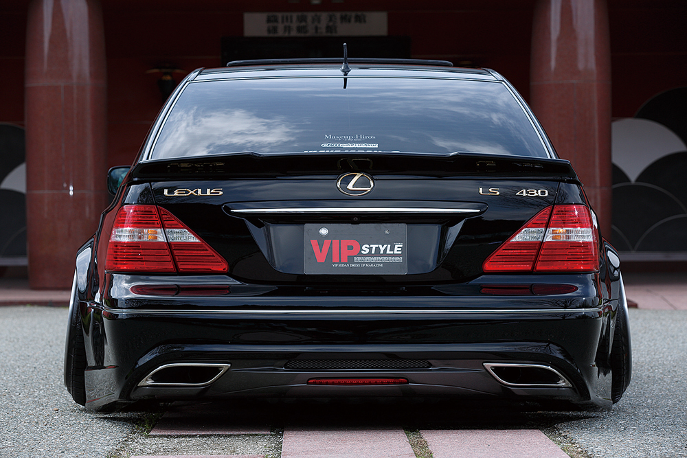 渋さのなかに際立つブリスターフェンダーを纏う「30後期セルシオ