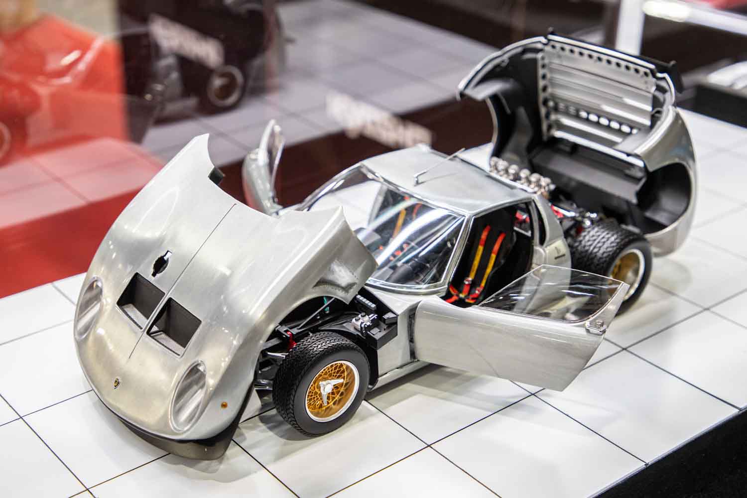 ミウラSVR」に「カウンタックLP400」などビッグスケールのランボが続々