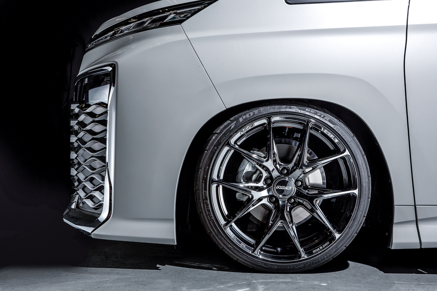 トヨタ新型「ノア＆ヴォクシー」は19インチもOK！ 先代ノアヴォクの