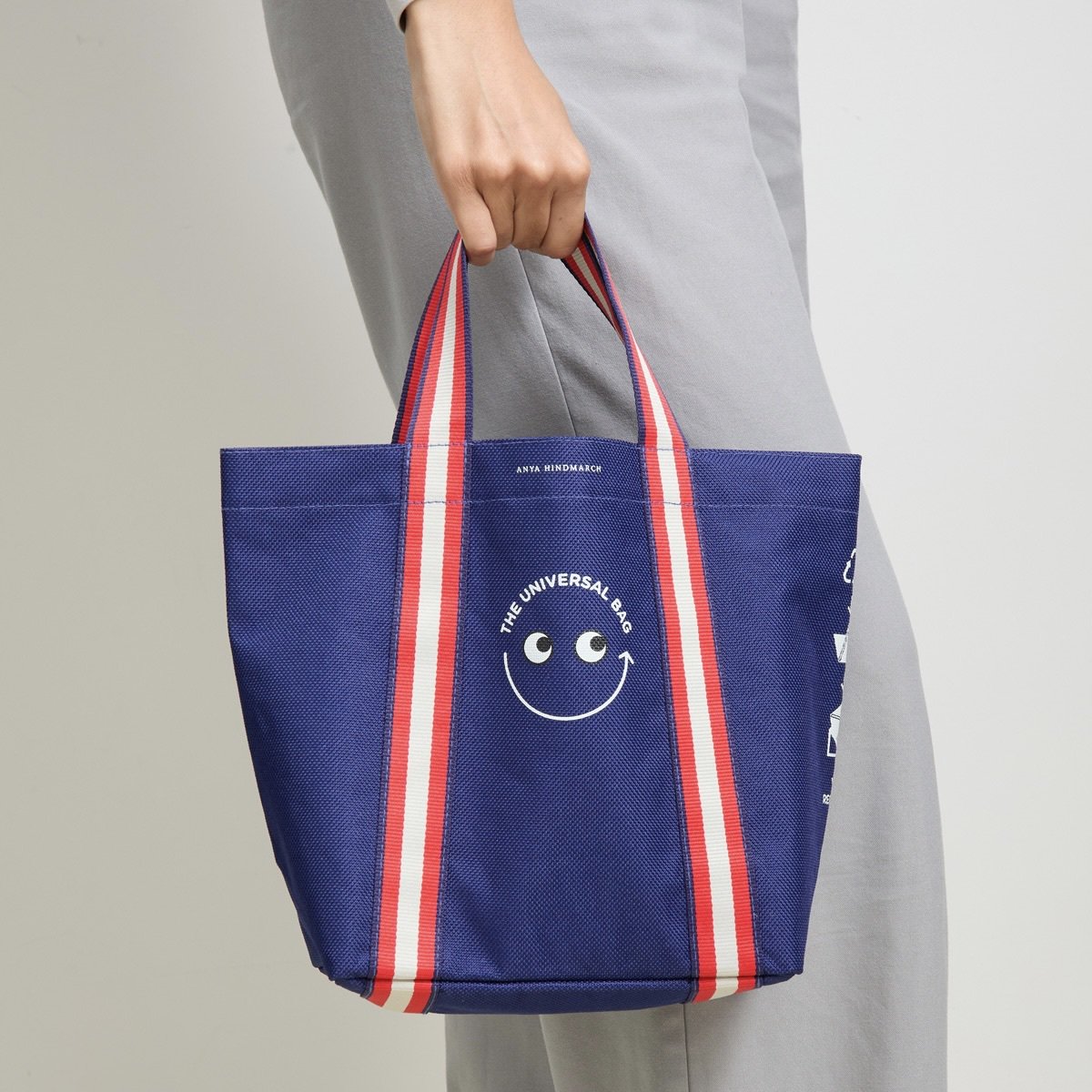 アニヤ・ハインドマーチのミニ・サイズ『The Universal Bag』が再登場