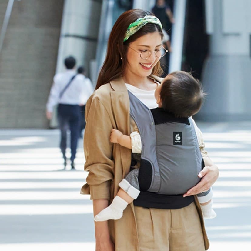 ergobaby エルゴベビー】 AWAY(アウェイ)/グラファイトグレー