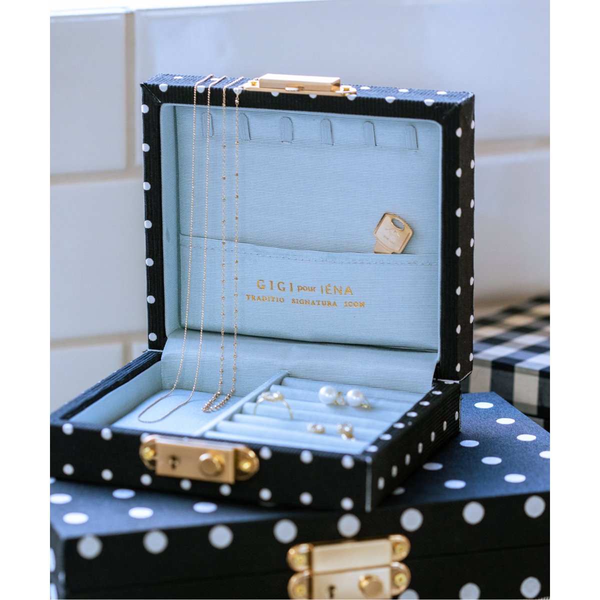 cc009-23701-02b.jpg?basethum=225