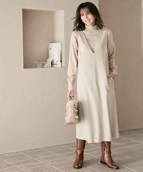 セール】 【WEB限定カラーあり】ウール圧縮スムース Vネック