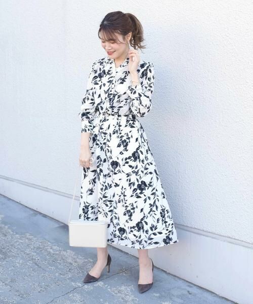 セール】 フラワープリントロングスリーブVネックワンピース◇ （ミニ