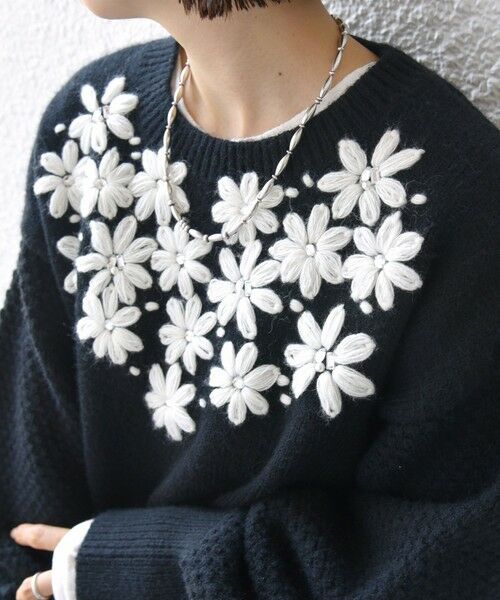 セール】 【WEB限定】〈手洗い可能〉フラワー 刺繍 デザイン ニット