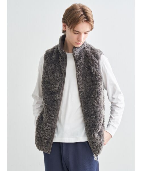 セール】 Men's upcycle eco fur zip vest （その他アウター）｜three