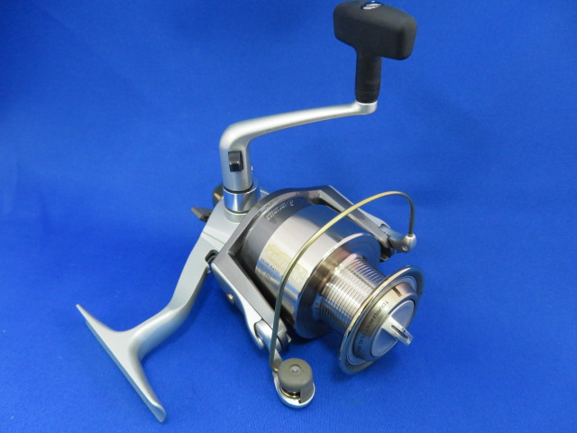 Daiwa Tournament 4000番 スピニングリール シマノ・ダイワ】4000番