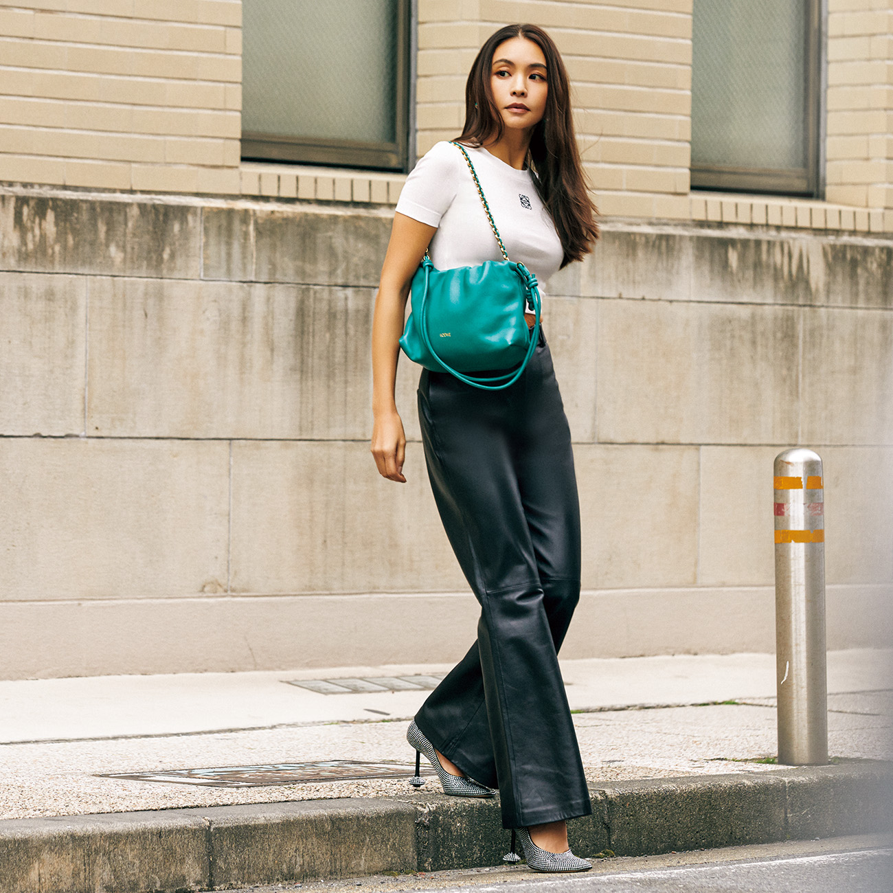 BAG」は「Big」なアクセサリー！長く愛せる【新作LOEWE】 | VERY NaVY