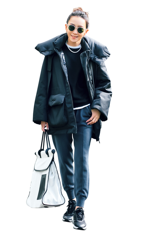 ユニクロ＋J】人気ショートダウンの着こなし3選 | VERY