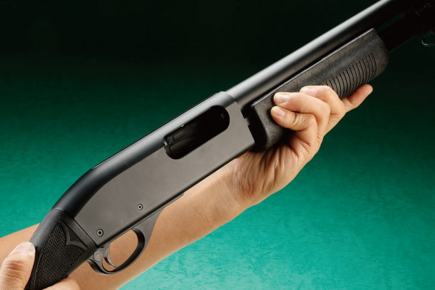 実銃と同じ動作で装填・排莢できる「マルゼン ライブシェル式ガス