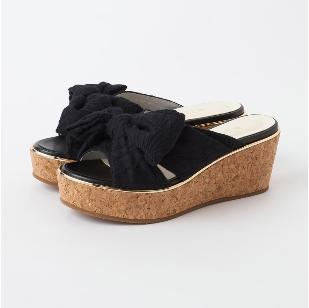 DIANA リボンデザインが目を引く♪ウェッジミュール