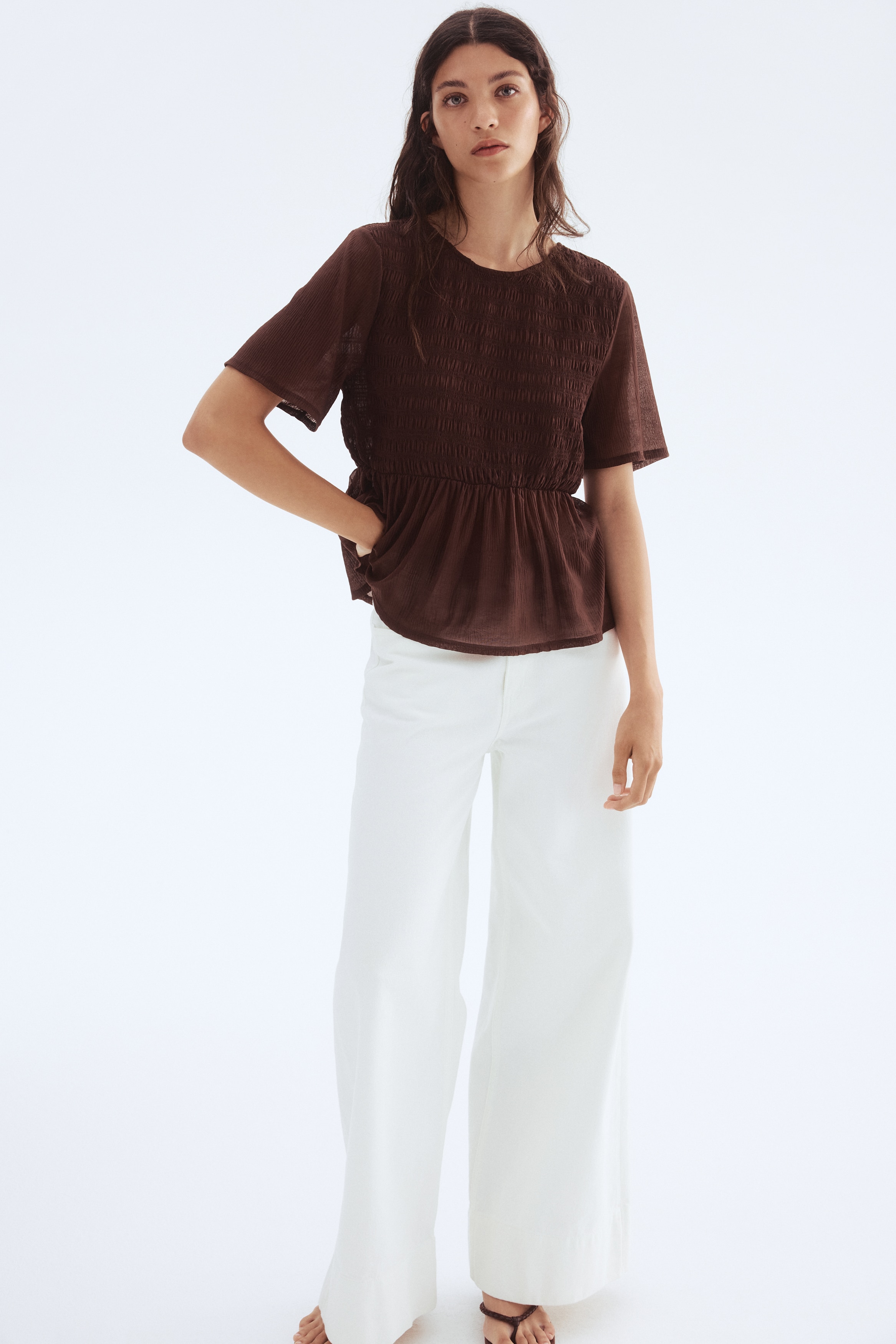 シャーリングペプラムトップス - ダークブラウン - レディース | H&M JP