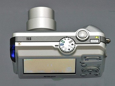 ワイヤレスを手に入れたデジカメの快適さ――ニコン「COOLPIX P1