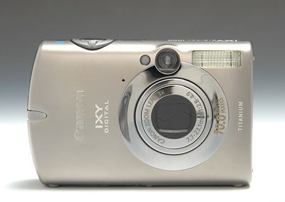 高級感・高画質を求めるなら――キヤノン「IXY Digital 1000」：レビュー
