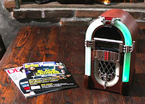 セガトイズ、10分の1スケールの「ホームジュークボックス」：ディスク