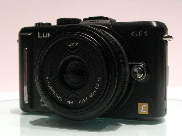 世界最小最軽量のコンパクト一眼、「DMC-GF1」登場 - ITmedia NEWS