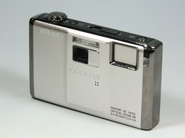 便利」から「楽しい」への拡張――プロジェクター搭載デジカメ「COOLPIX