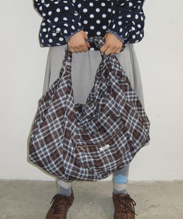 MUSINSA公式 | RONRON HEART ZIP POCKET 2WAY DUFFLE BAG BLUE