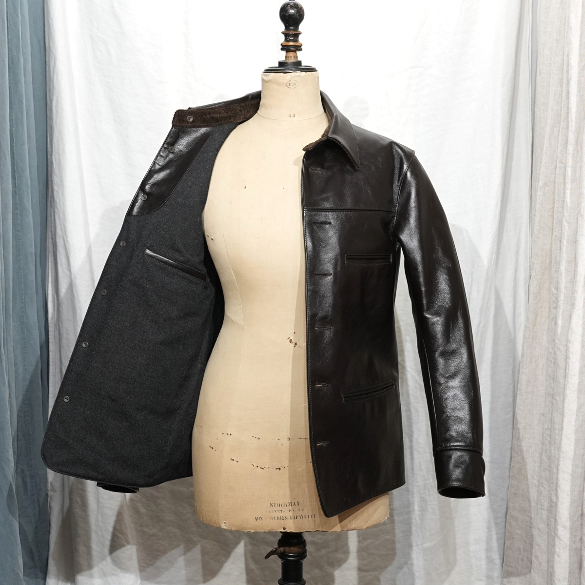 アディクト クローズ ホースハイド カーコート ブラウン | BRYWB