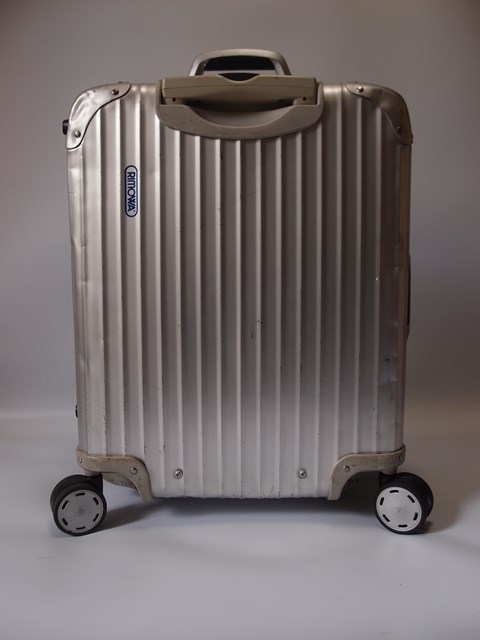リモワ RIMOWA シルバーインテグラル 4輪 923.56 中古スーツケース 45L