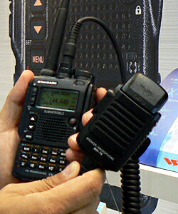 話題のGPS/APRSを搭載した実力の50/144/430MHzトリプルバンドハンディ