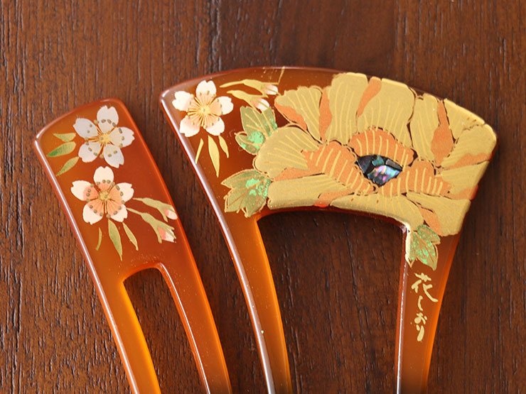 楽天市場】＼WeekendSale開催中!／花しおり バチ型 簪 牡丹に桜