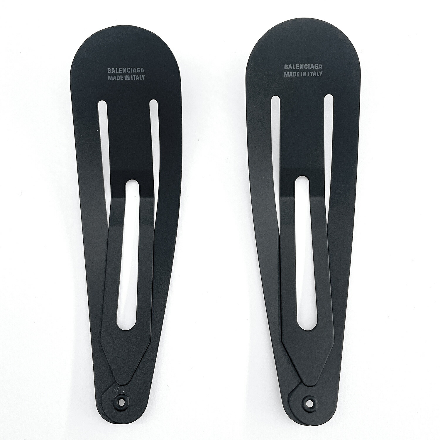 バレンシアガ BALENCIAGA 699021 TZ01G 5610 BBロゴ ヘアクリップ 2個