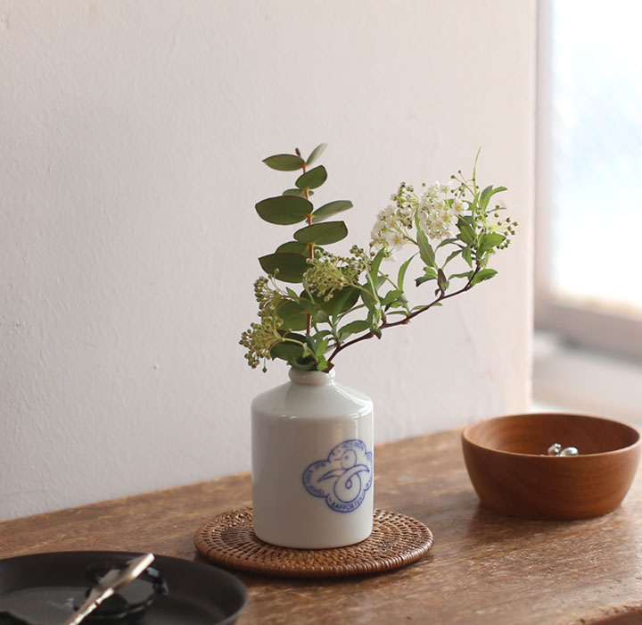 楽天市場】上出長右衛門窯 分銅型一輪挿し 小 結び雁金文 一輪挿し