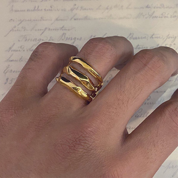 Quiet Room 槌目 3連 シルバー リング ゴールドカラー 3号～29号 指輪