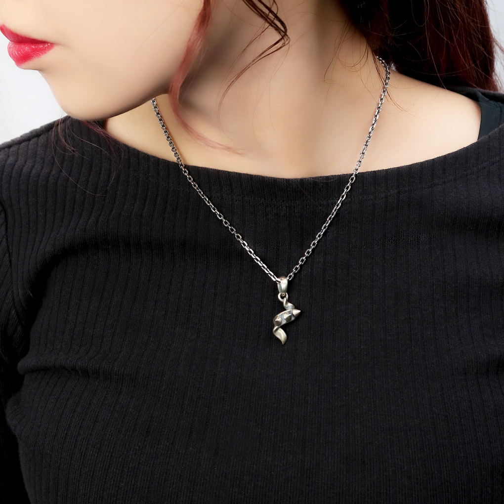 RAT RACE ラットレース スタッズ オン リボン トップ LOVE ネックレス