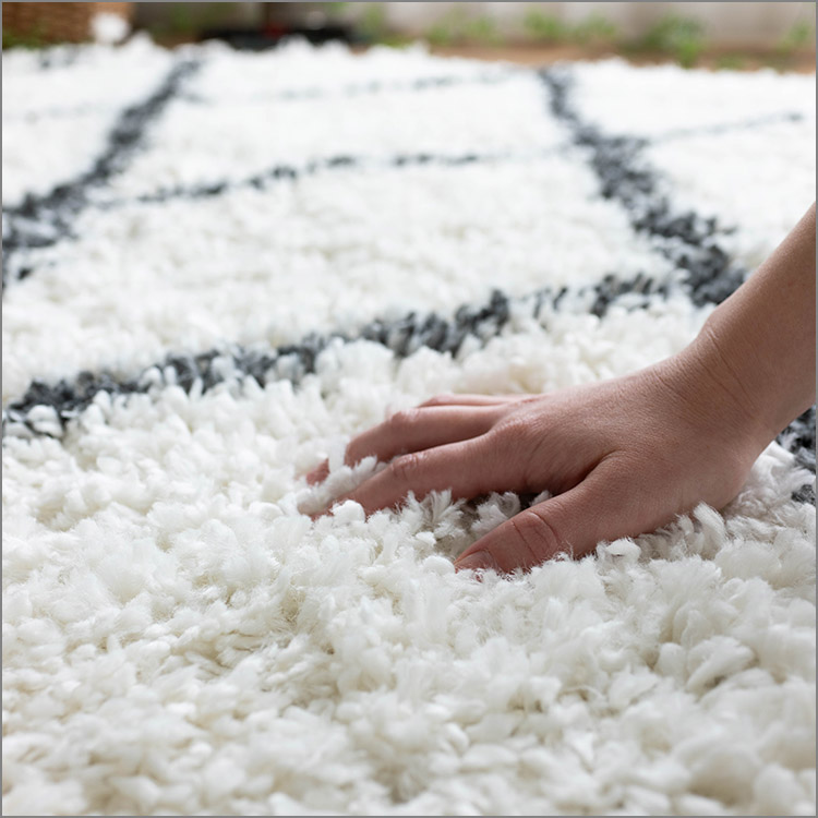 ベニワレン風のロングパイルのラグマット 約 133×195 cm 1.5畳｜輸入