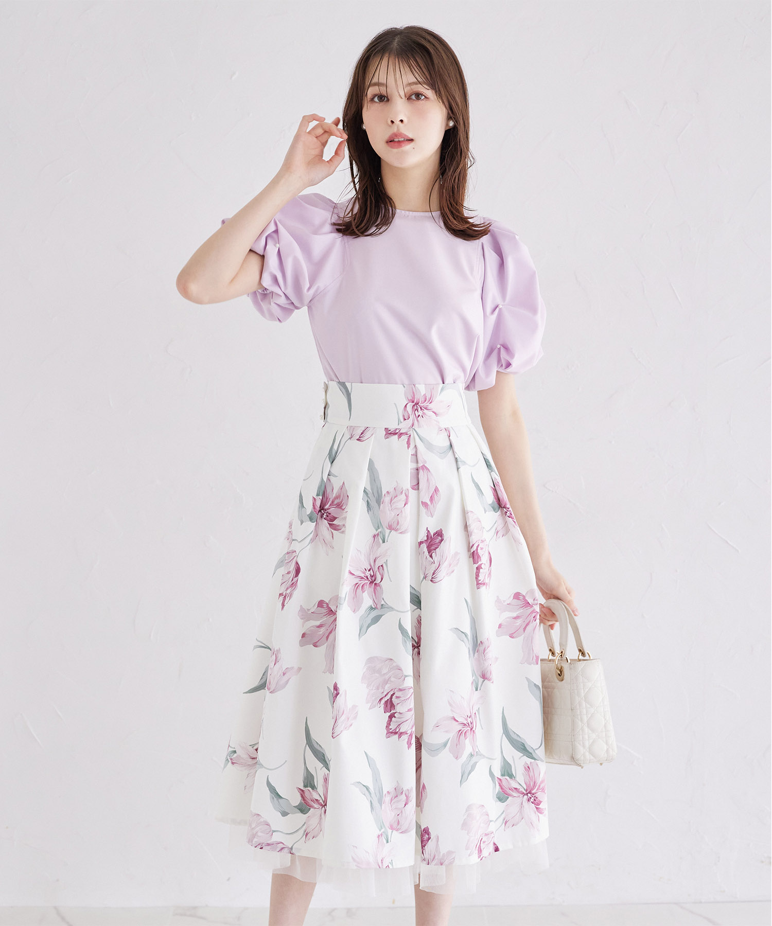 袖パール付きスモッキングブラウス