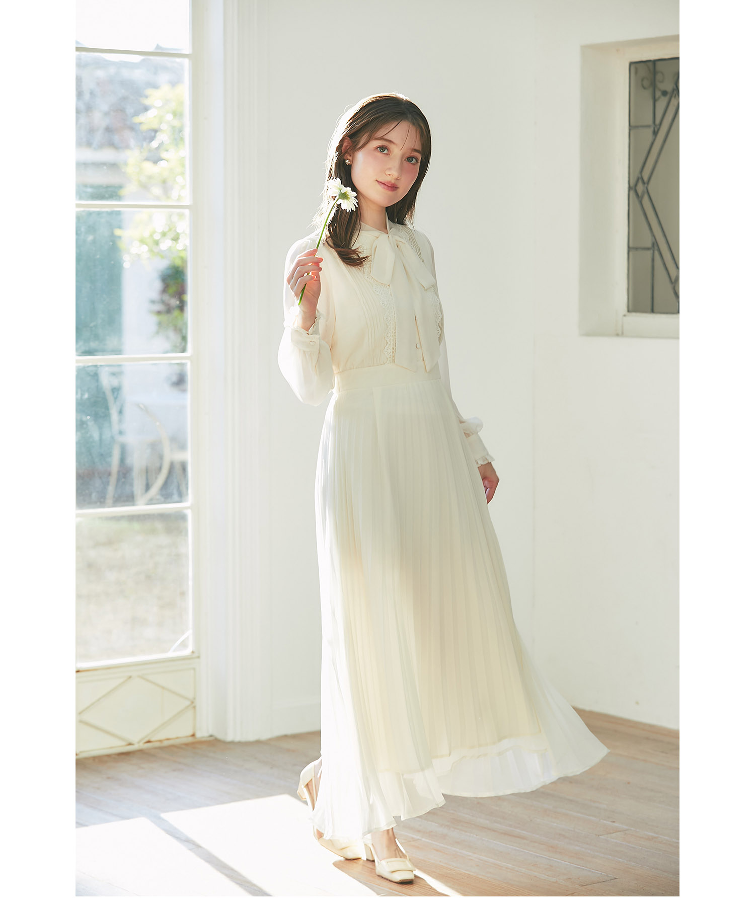 ラインレース×ピンタックボウタイリボンプリーツワンピース