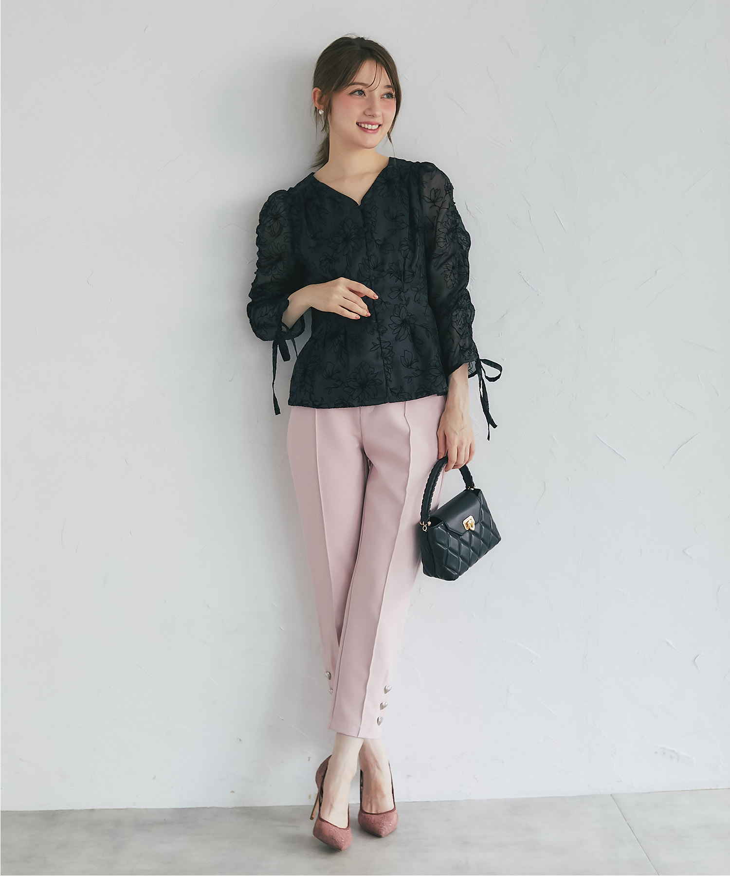 リボン付きフロッキーフラワープリントシアーブラウス