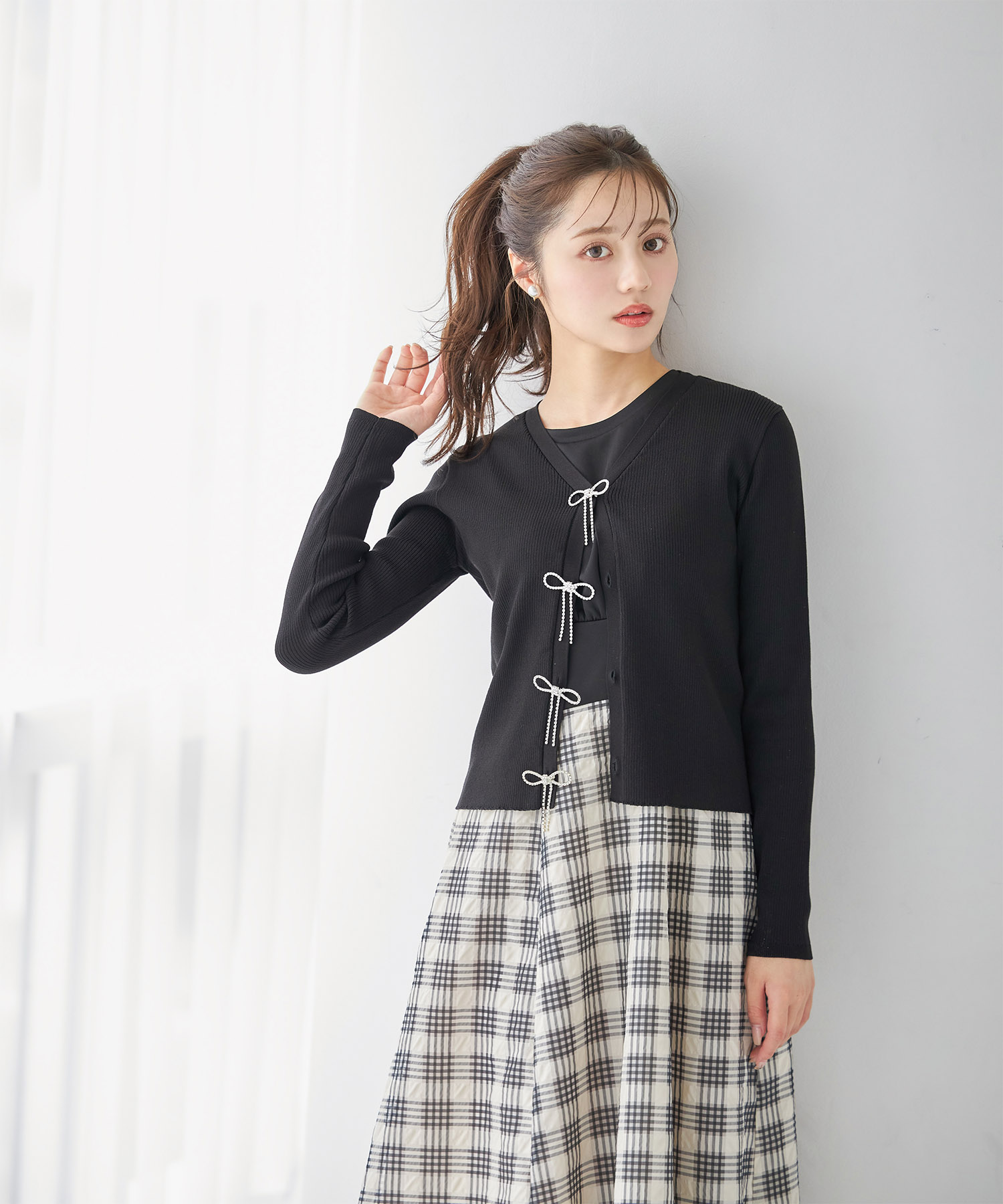 ビジューリボン付きリブニットカーディガン