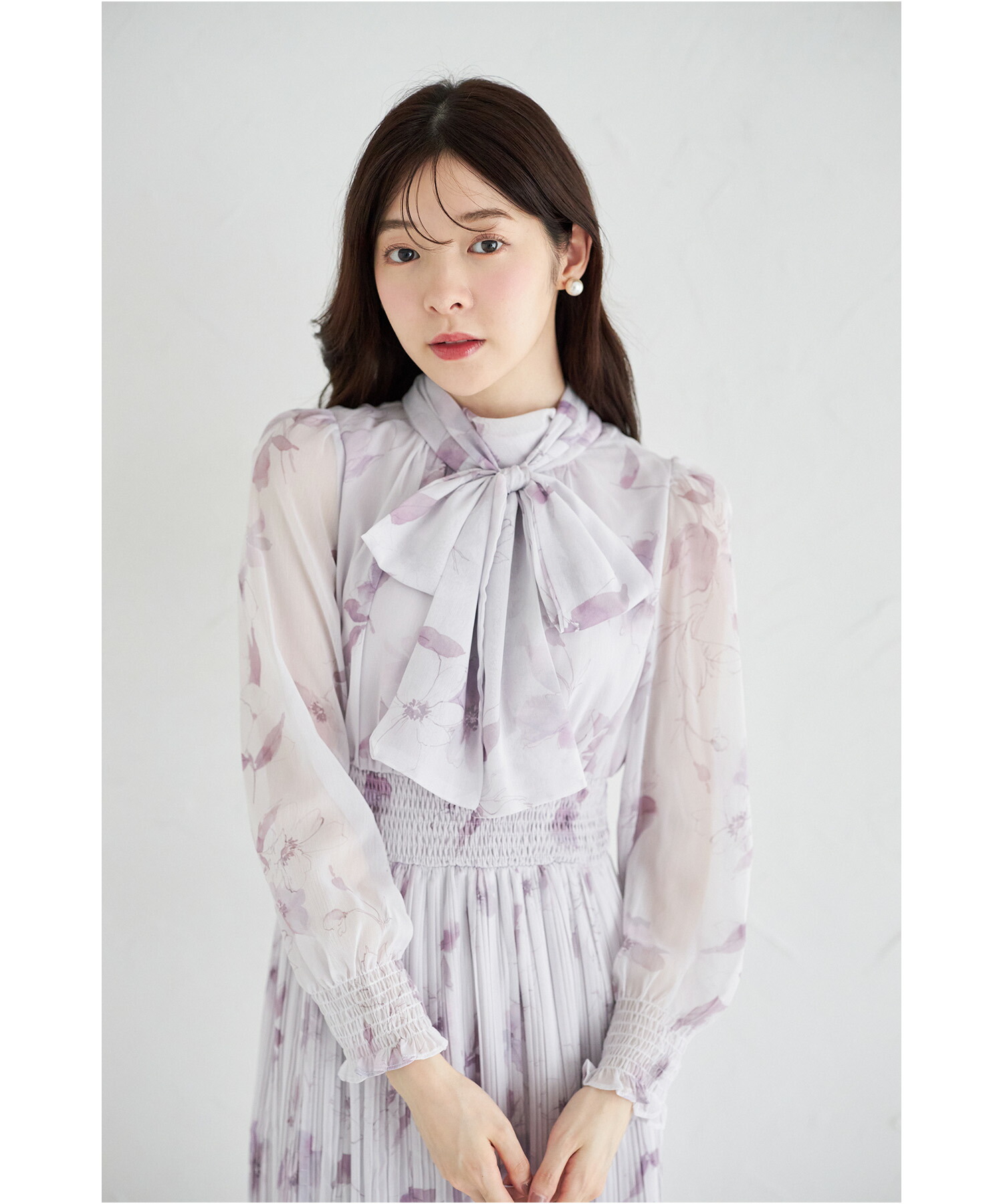2WAYボウタイリボン付きフラワープリントシャーリングプリーツ