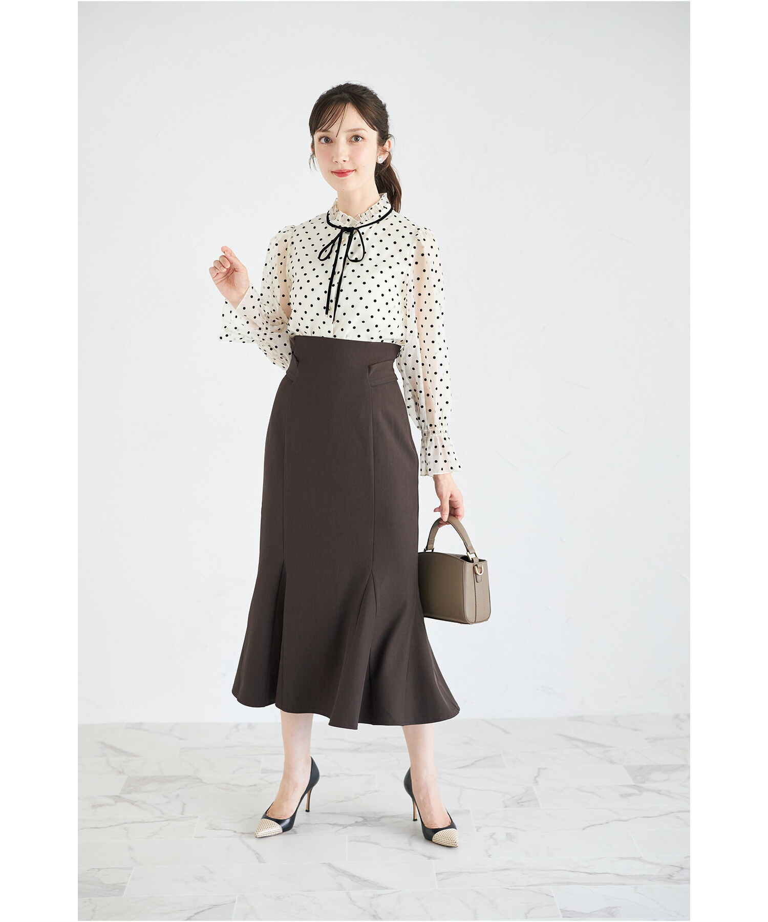 ベロアリボン付きフロッキードットブラウス