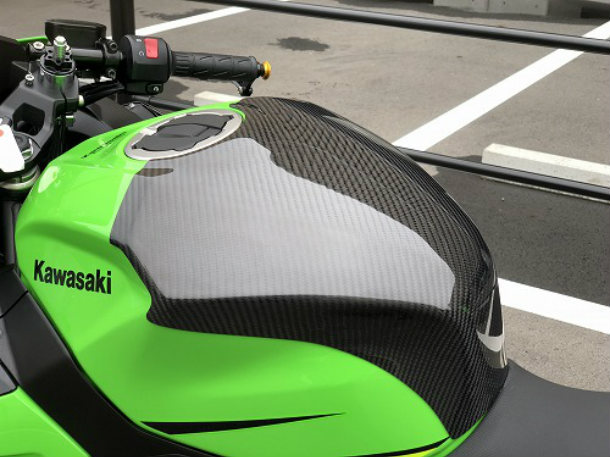 楽天市場】マジカルレーシング タンクエンド 綾織カーボン 18-Ninja400