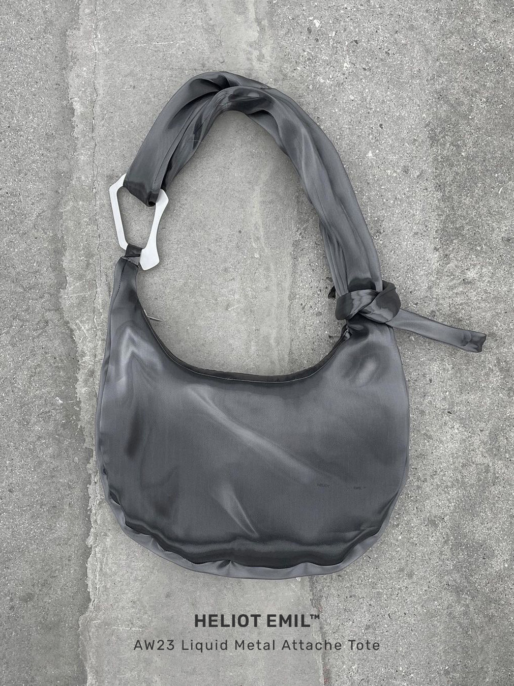 HELIOT EMIL™ AW23 LIQUID METAL ATTACHE TOTE | deibido | REVERSIBLE