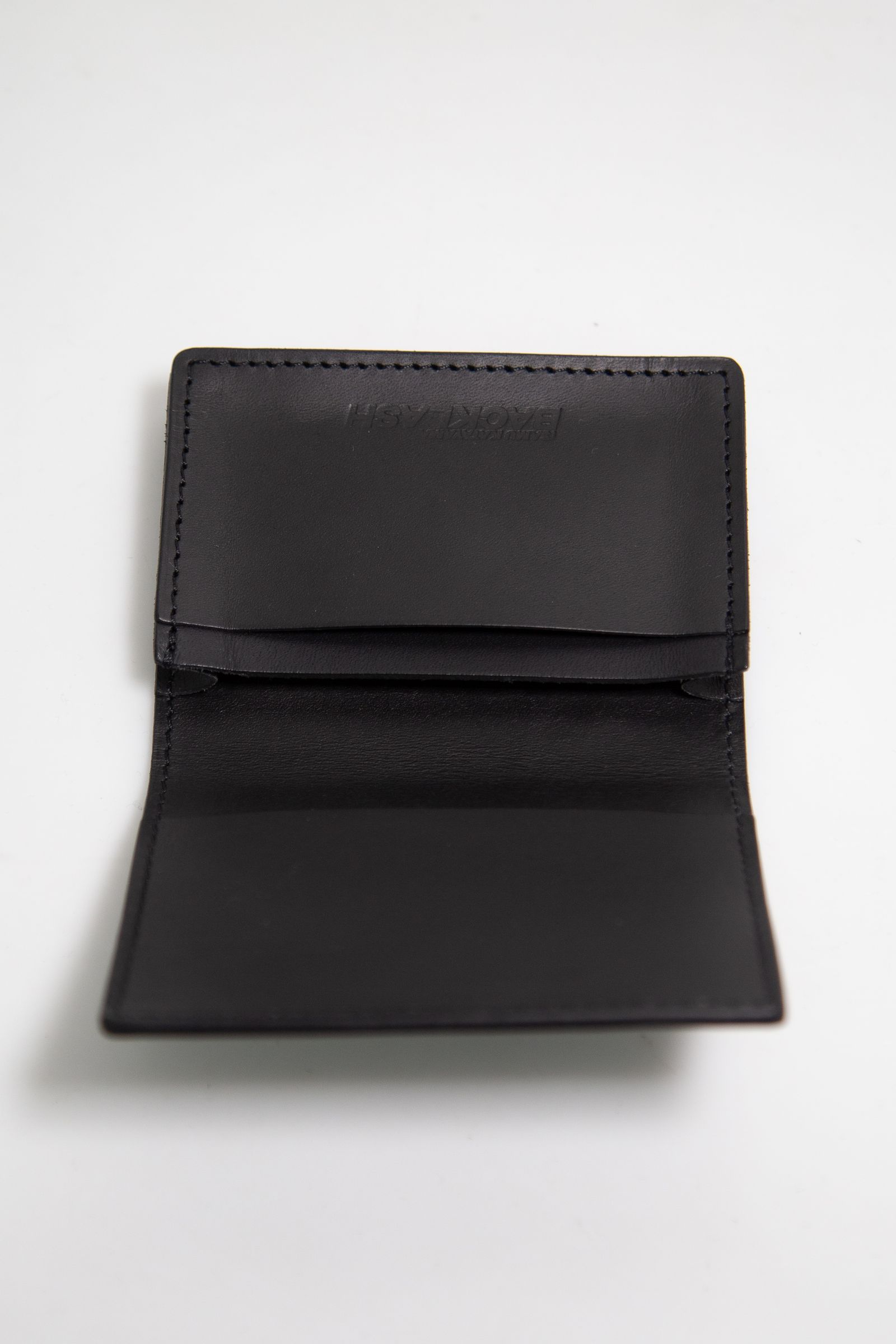 ISAMU KATAYAMA BACKLASH - GUIDI CALF CARD CASE / ブラック | Tempt