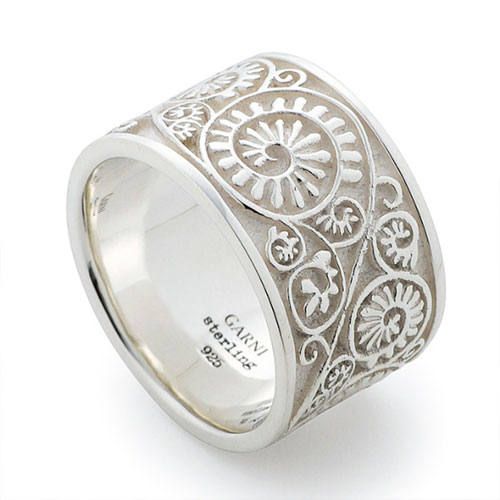 GARNI - Vine Pattern Ring / ホワイト | Tempt