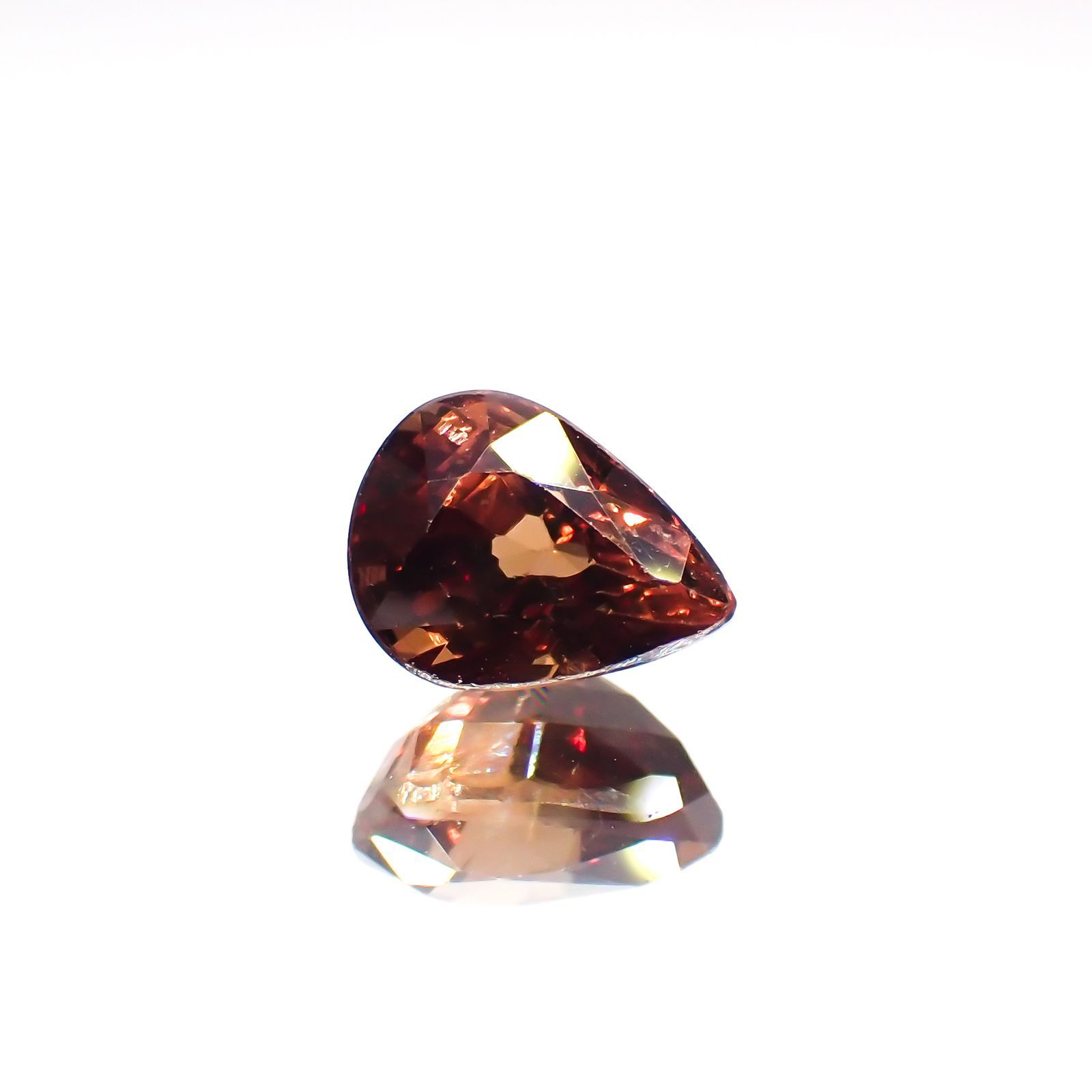 カラーシフトマラヤガーネット(宝石名ガーネット)タンザニア産 識別済