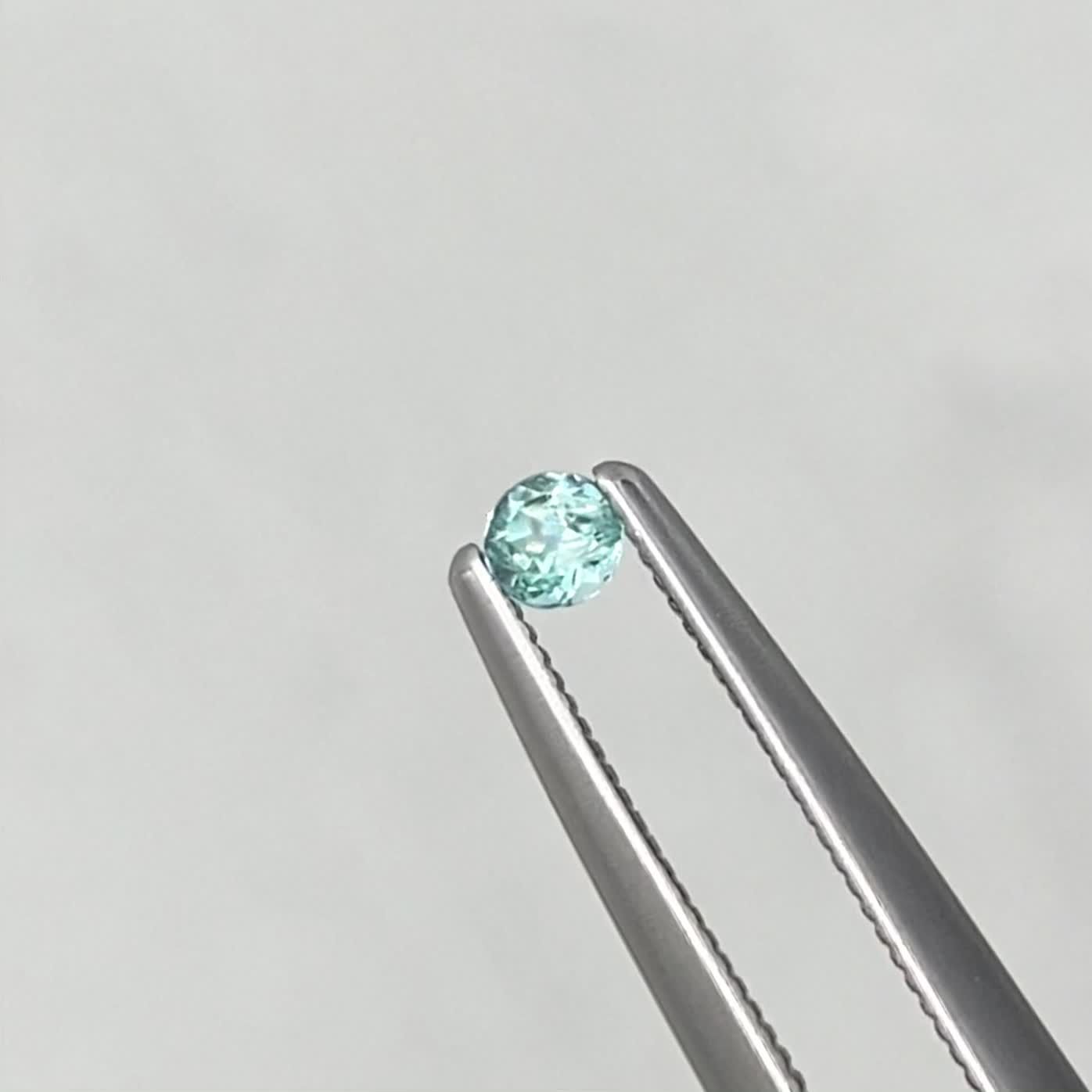 パライバトルマリン モザンビーク産 0.067ct / 2.5x2.5mm前後