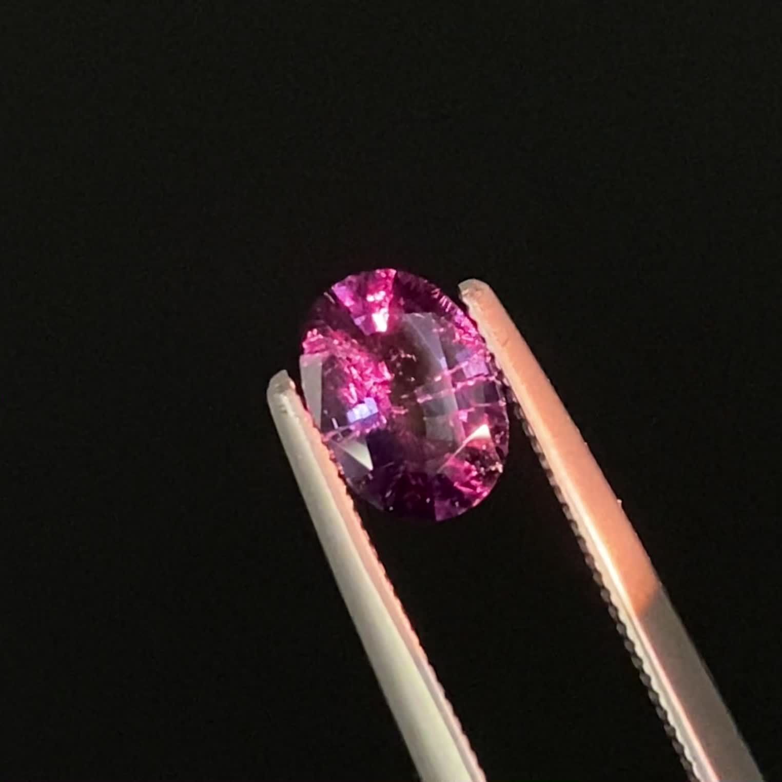 ベキリーブルーガーネット（カラーチェンジガーネット アレキタイプ